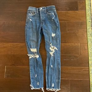 Abercrombie the mom high rise jean size 25